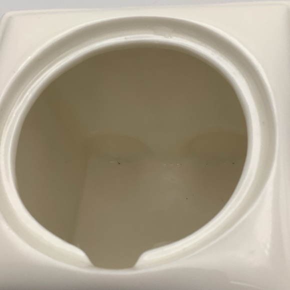 Lenox Butler’s Pantry White Teacart Shaped Teapot - Picture 13 of 15